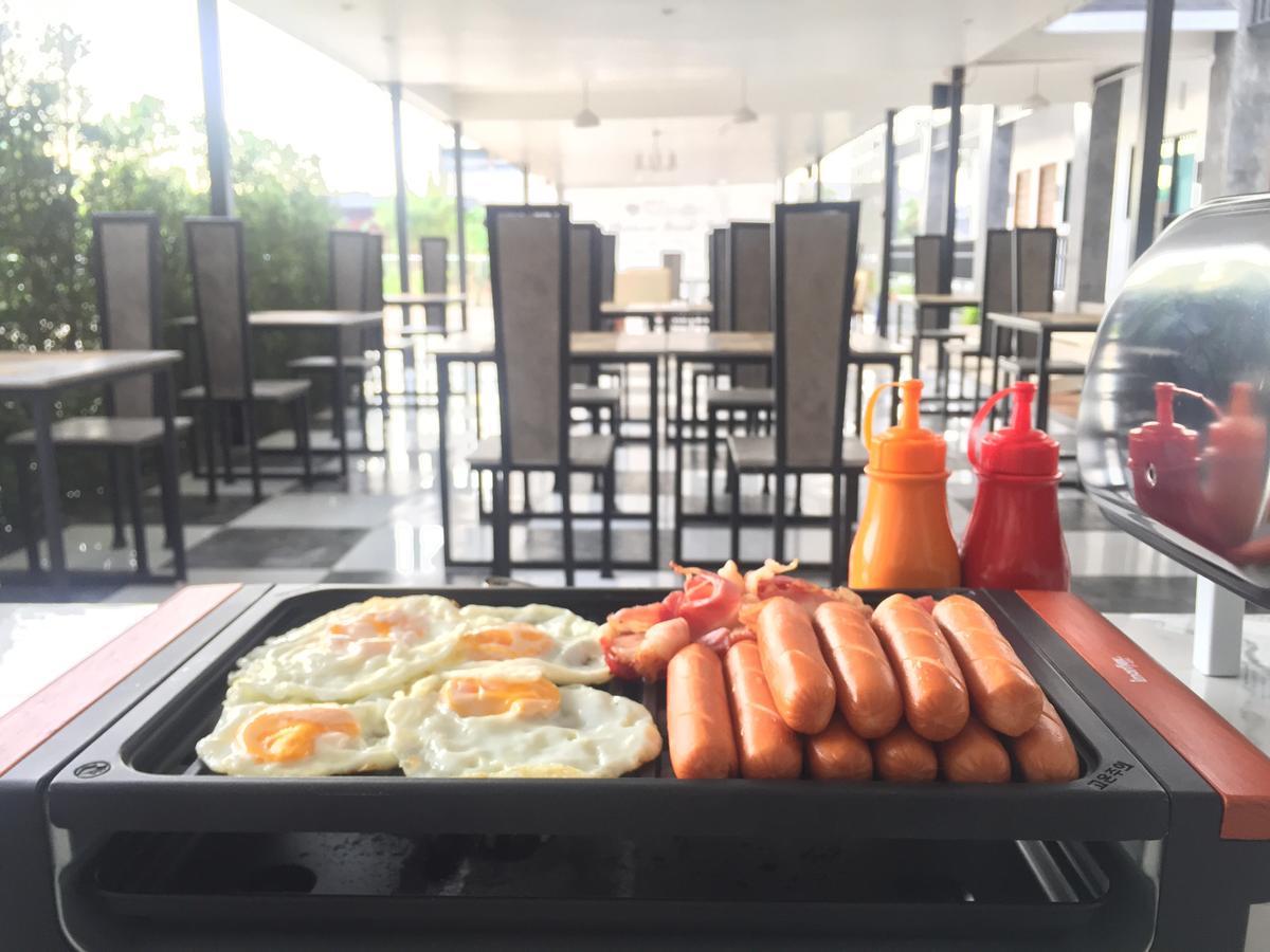 Phetcharat Grand Hotel Maesot Meszot Kültér fotó
